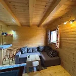 Zrubovy Dom Silvia Lodge Trstene