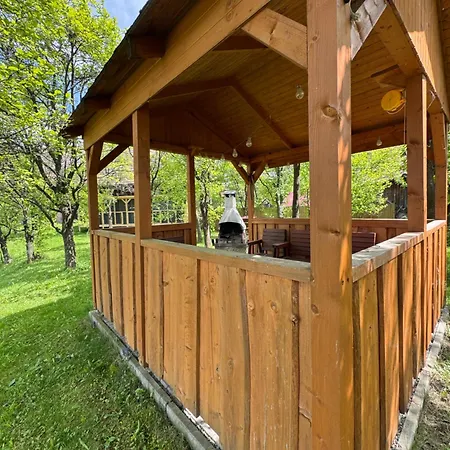 Zrubovy Dom Silvia * Trstené