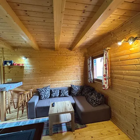 Zrubovy Dom Silvia Orman Evi Trstené