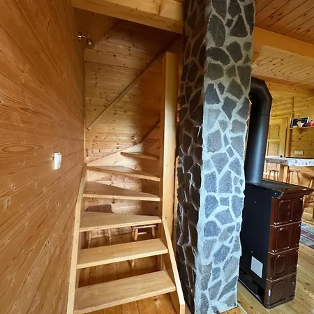 Zrubovy Dom Silvia Trstené